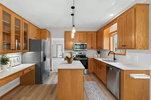 6801 24th St N, Oakdale, MN 55128 - Photo 8