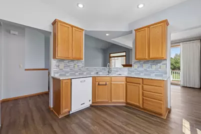 15130 Dutchman Way, Apple Valley, MN 55124 - Photo 8