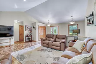 1084 Timber Dr, Detroit Lakes, MN 56501 - Photo 10