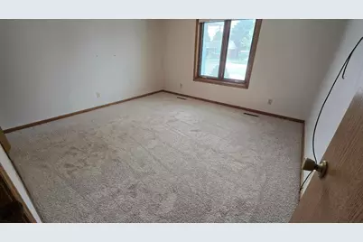 1703 3rd Avenue NE, Austin, MN 55912 - Photo 12