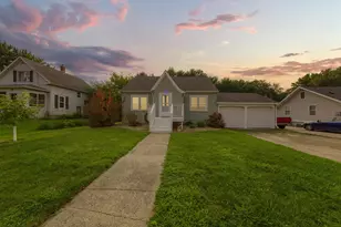718 5th St SE, Waseca, MN 56093 - Photo 2