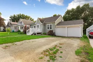 718 5th St SE, Waseca, MN 56093 - Photo 4