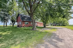 1301 N 9th St, Olivia, MN 56277 - Photo 40