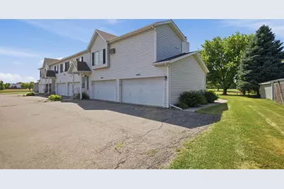 2807 32nd Street S, Moorhead, MN 56560 - Photo 2