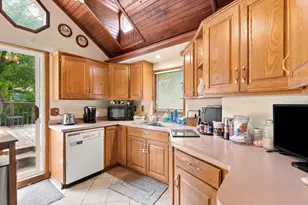 15320 Highwood Dr, Minnetonka, MN 55345 - Photo 14