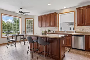 17461 Haralson Dr, Eden Prairie, MN 55347 - Photo 4