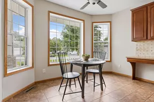 17461 Haralson Dr, Eden Prairie, MN 55347 - Photo 10