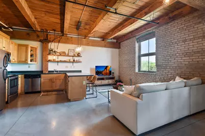 127 5th Street NE #203, Minneapolis, MN 55413 - Photo 2