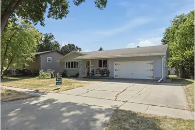 1119 9th Street N, Moorhead, MN 56560 - Photo 2