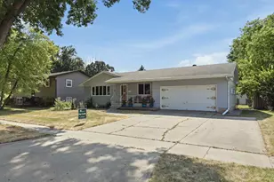 1119 9th St N, Moorhead, MN 56560 - Photo 2