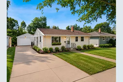 2156 Hawthorne Avenue E, Saint Paul, MN 55119 - Photo 1