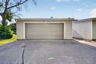7640 Hampshire Ave N, Brooklyn Park, MN 55428 - Photo 32