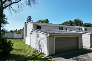 7640 Hampshire Ave N, Brooklyn Park, MN 55428 - Photo 2