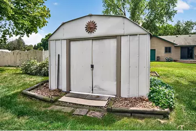 8211 Sheridan Avenue N, Brooklyn Park, MN 55444 - Photo 14