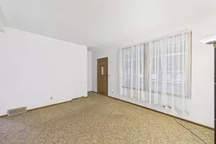 992 Matilda St, Saint Paul, MN 55117 - Photo 6