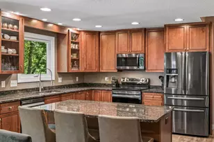 5505 W Danube Rd, Fridley, MN 55432 - Photo 8