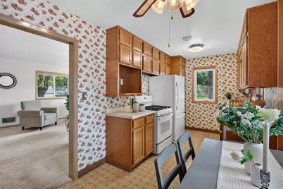 726 22nd Avenue N, South Saint Paul, MN 55075 - Photo 6