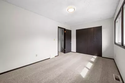 6770 Woodhill Trail, Eden Prairie, MN 55346 - Photo 8