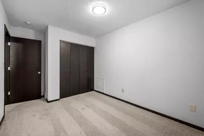 6770 Woodhill Trail, Eden Prairie, MN 55346 - Photo 12