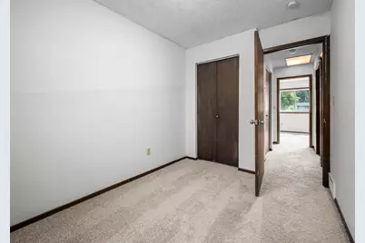 6770 Woodhill Trail, Eden Prairie, MN 55346 - Photo 10
