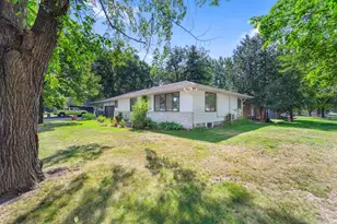 505 4th St S, Princeton, MN 55371 - Photo 2