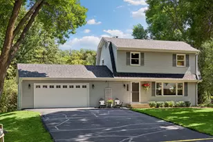 4147 Hull Rd, Minnetonka, MN 55305 - Photo 2