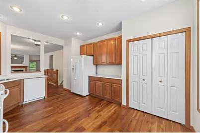 10986 Thone Road, Woodbury, MN 55129 - Photo 4