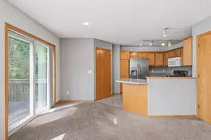 9004 Marsh Run St, Rockford, MN 55373 - Photo 10