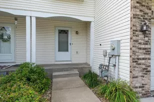 9004 Marsh Run St, Rockford, MN 55373 - Photo 2