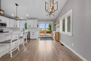808 Brady Ln, New Richmond, WI 54017 - Photo 8