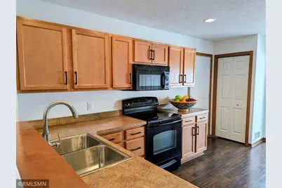 5149 149th Street N #4, Hugo, MN 55038 - Photo 2