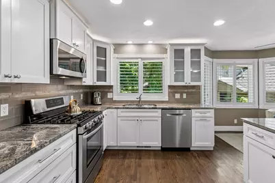 1159 Hollybrook Drive, Wayzata, MN 55391 - Photo 4