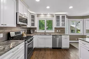 1159 Hollybrook Dr, Wayzata, MN 55391 - Photo 4