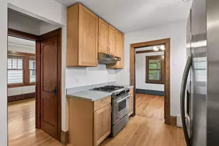 2043 Berkeley Ave, Saint Paul, MN 55105 - Photo 18