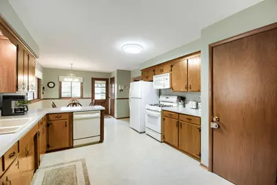 6907 46th Avenue N, Crystal, MN 55428 - Photo 12