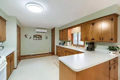 6907 46th Avenue N, Crystal, MN 55428 - Photo 10