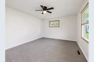 233 2nd Street SE, Madelia, MN 56062 - Photo 36