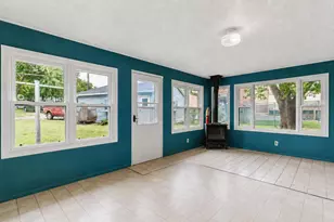 233 2nd St SE, Madelia, MN 56062 - Photo 6