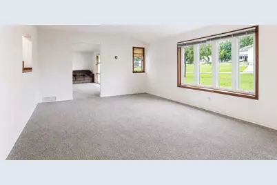 233 2nd Street SE, Madelia, MN 56062 - Photo 10