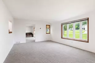 233 2nd St SE, Madelia, MN 56062 - Photo 10