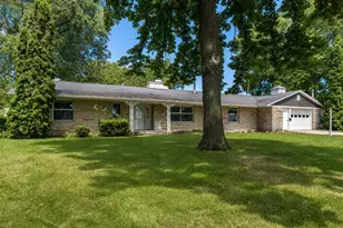 233 2nd St SE, Madelia, MN 56062 - Photo 1