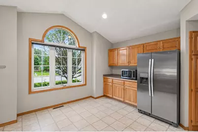 3311 Bluebell Avenue N, Brooklyn Park, MN 55443 - Photo 4