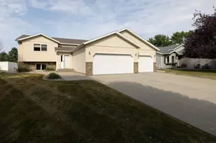 3609 Westmoor Blvd, Moorhead, MN 56560 - Photo 2