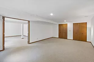 7029 Comanche Ct, Edina, MN 55439 - Photo 46