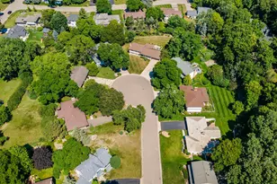 7029 Comanche Ct, Edina, MN 55439 - Photo 10