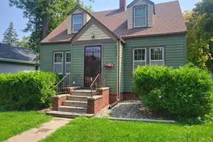 919 6th St SW, Willmar, MN 56201 - Photo 2