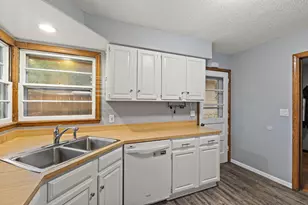 6921 W 24th St, Saint Louis Park, MN 55426 - Photo 4