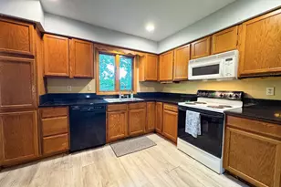 210 W Everett Ave, Fergus Falls, MN 56537 - Photo 6