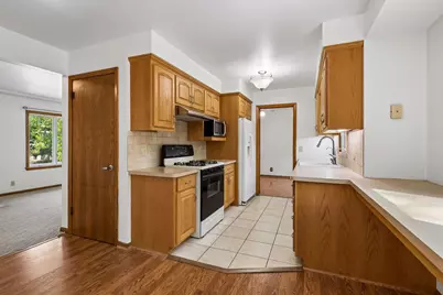 3032 Louisiana Avenue N, Crystal, MN 55427 - Photo 8