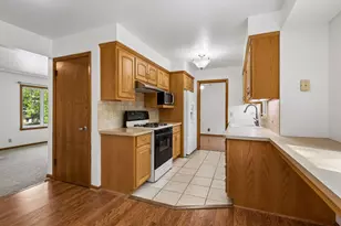 3032 Louisiana Ave N, Crystal, MN 55427 - Photo 8